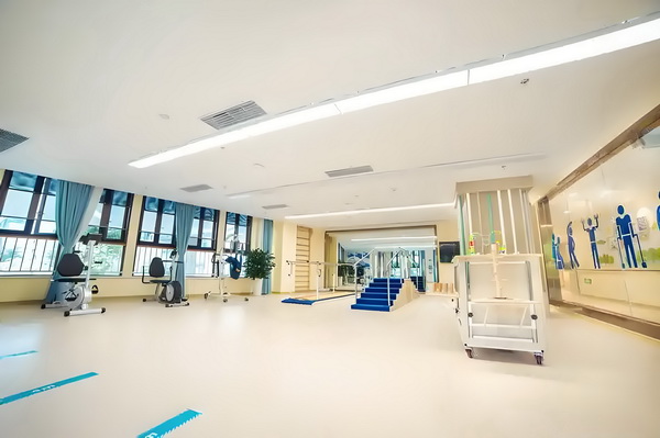 全日制大专落户深圳_2025上海城市形象片焕新发布：上海新一刻，城市因你更美好 图书册阅览0余室藏书2